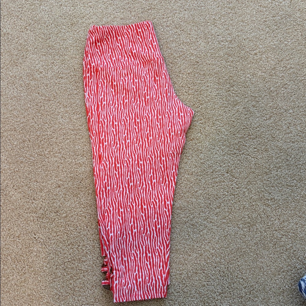 Intro. Orange and White Capri Leggings Medium Tommy control